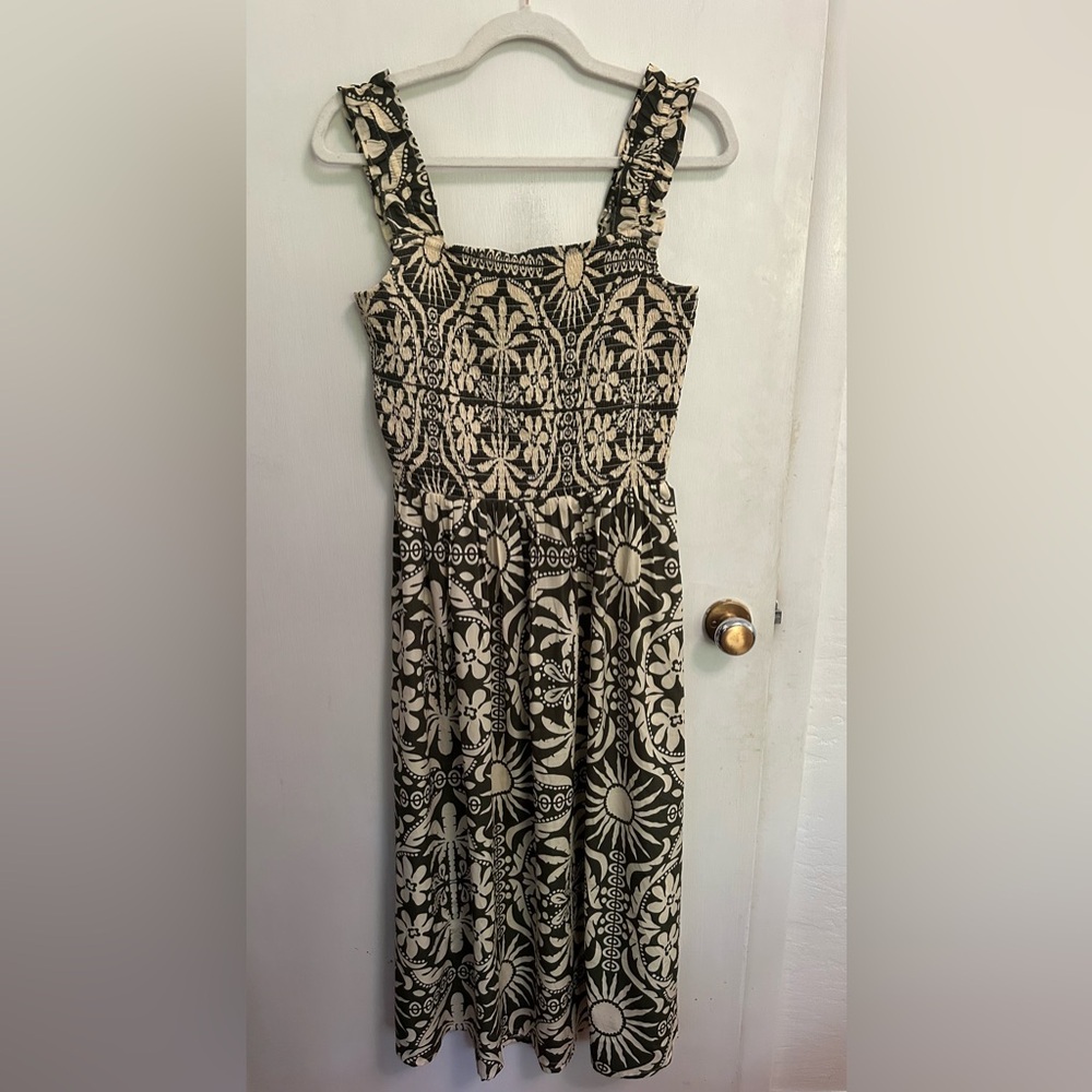 CHARLIE B Green and Cream Midi Dress with Smocked Bodice. Great Summer Dress!